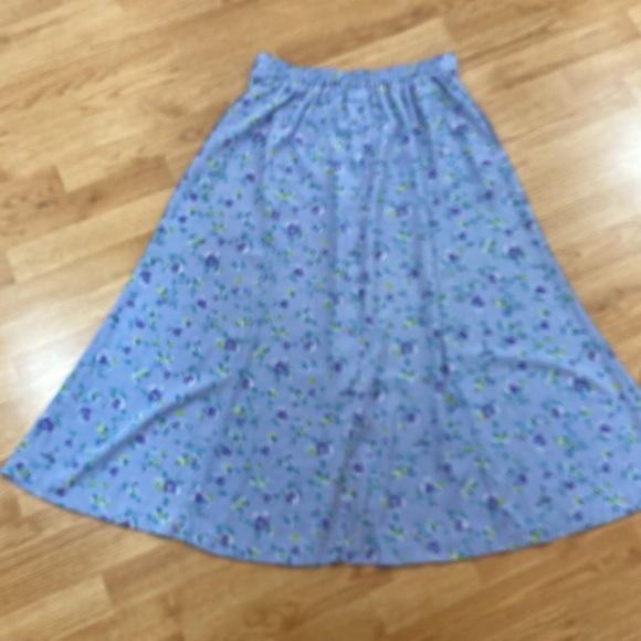 Size 14/16 Lavender Floral Button Up Maxi Skirt - Picture 7 of 12